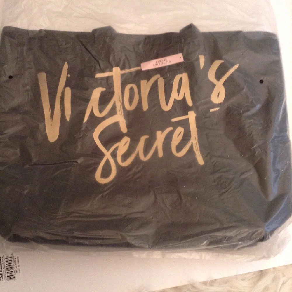 Victorias Secret Beach Cooler‎ Tote Black Gold 2017